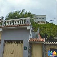 Casa a venda em Valença em Centro