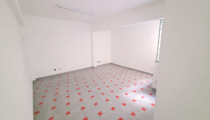 Sala comercial para alugar  em Valença no Centro