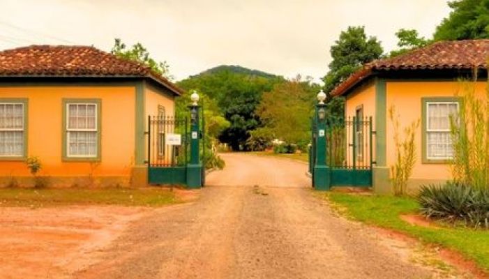 Venda de Terreno no bairro Condomínio Flores da Derrubada em  Rio das Flores-RJ